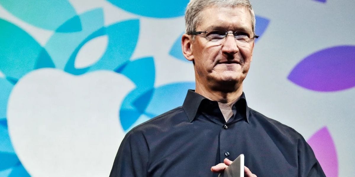 tim cook apple ceo resigns officially