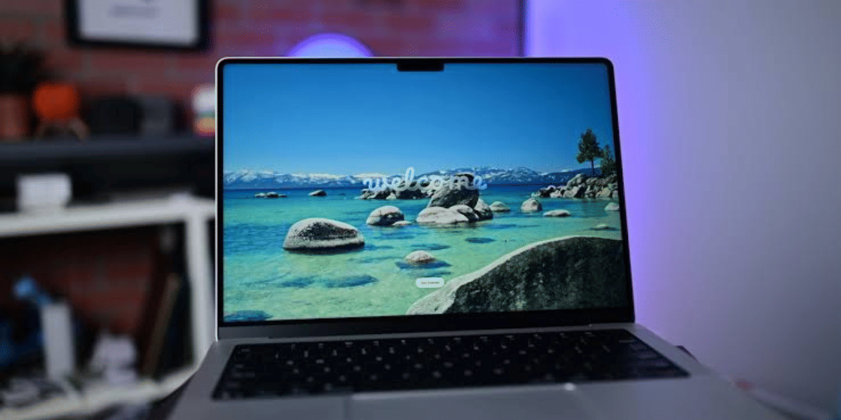 Macbook M6 launch