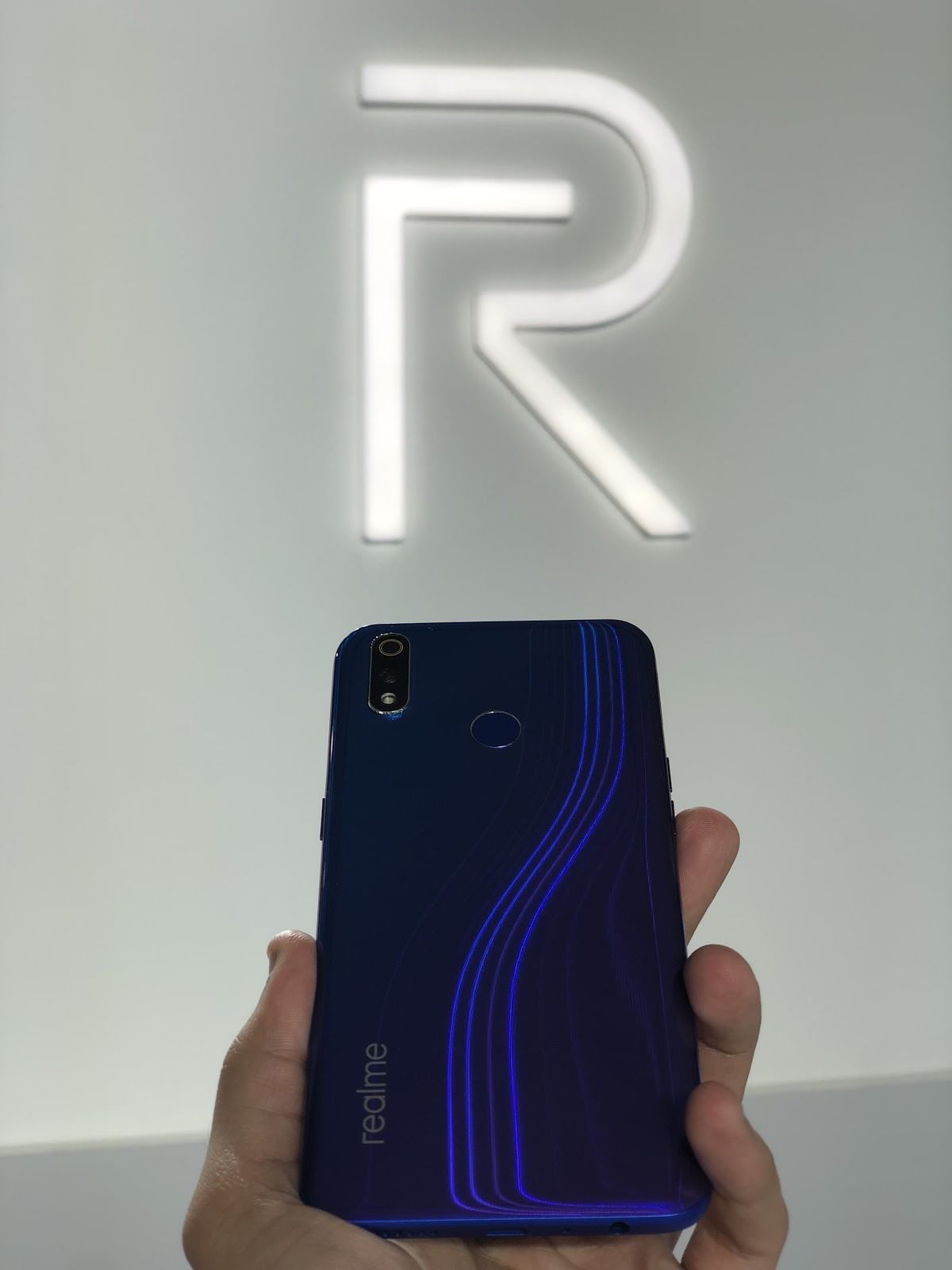 Realme 3 Pro Design and Build