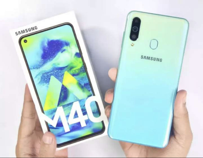 Samsung Galaxy M40 Box