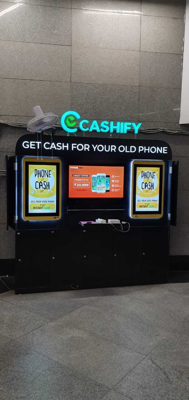 Cashify kiosk- Central Secretariat Metro Station