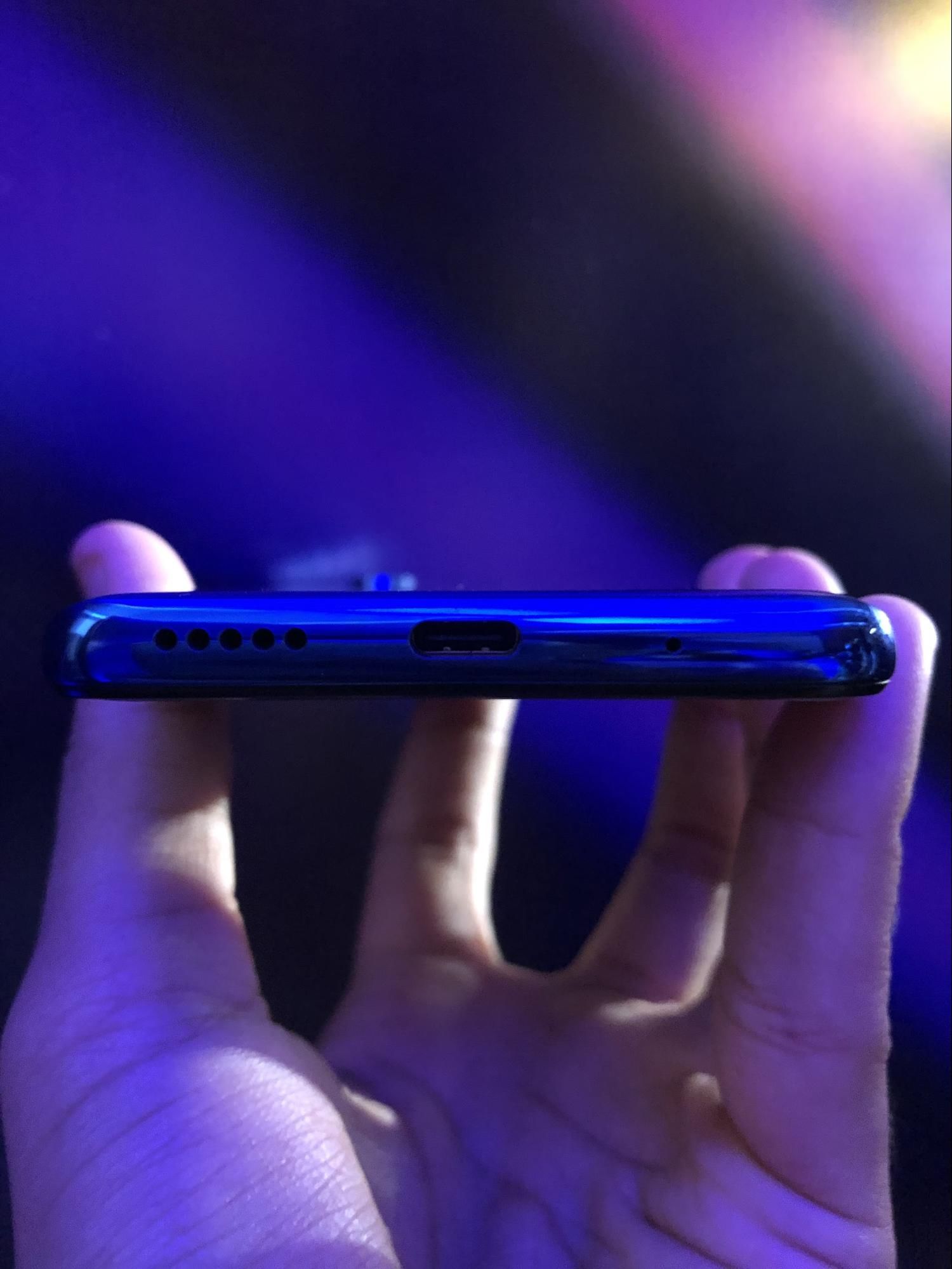 Motorola One Vision charging