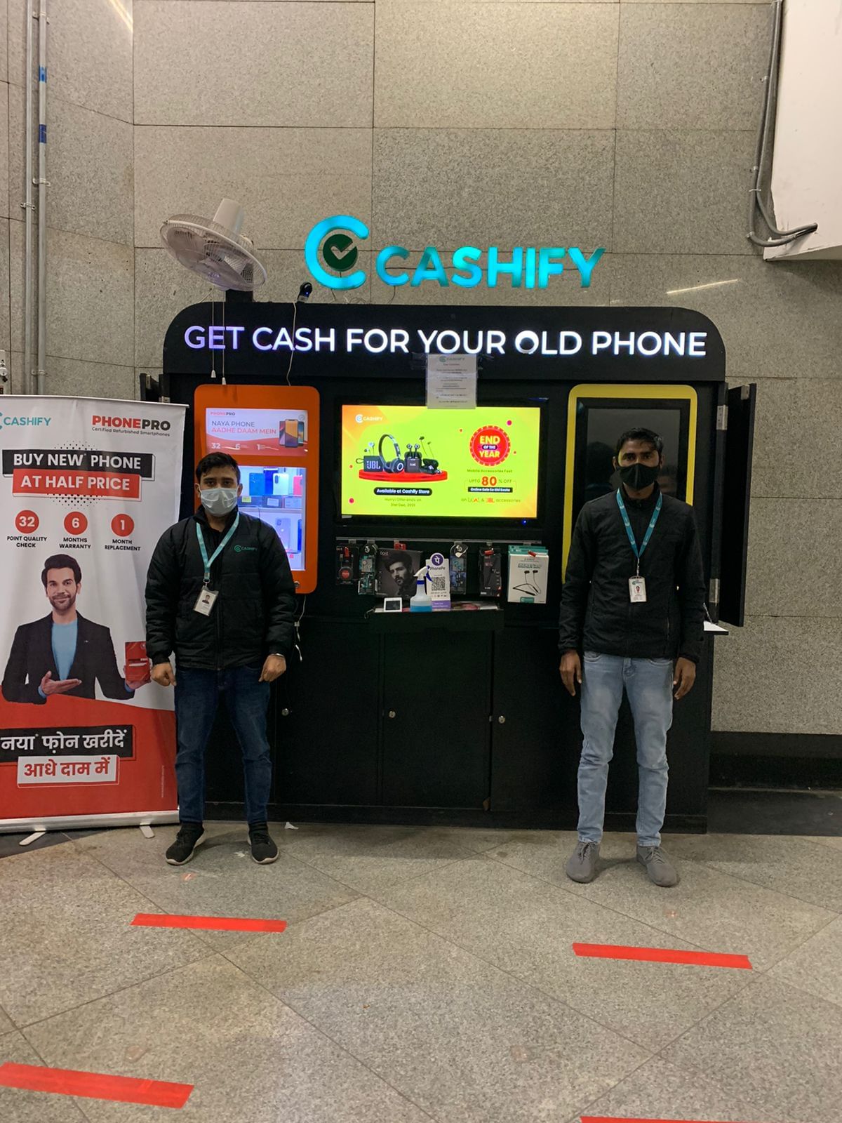 Cashify Buy, Sell and Repair Kiosk Rajiv Chowk Metro Station