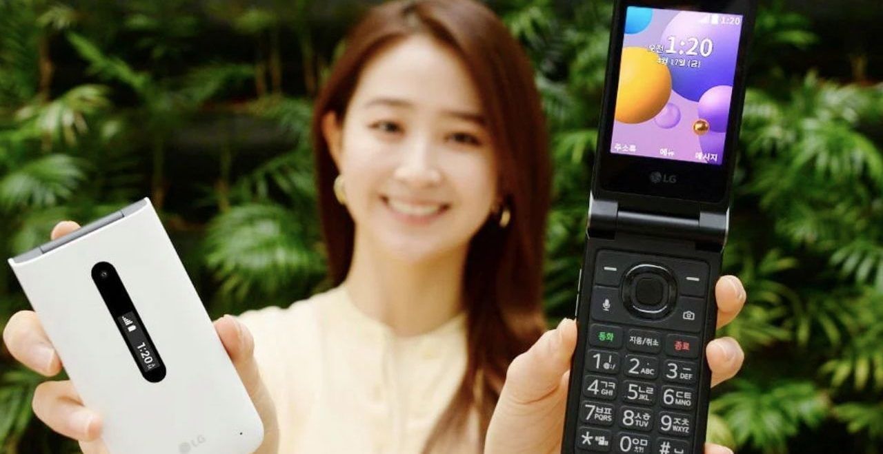 LG Folder 2 Flip Phone Launched – Highlights Include 4G, SOS Button, And More!