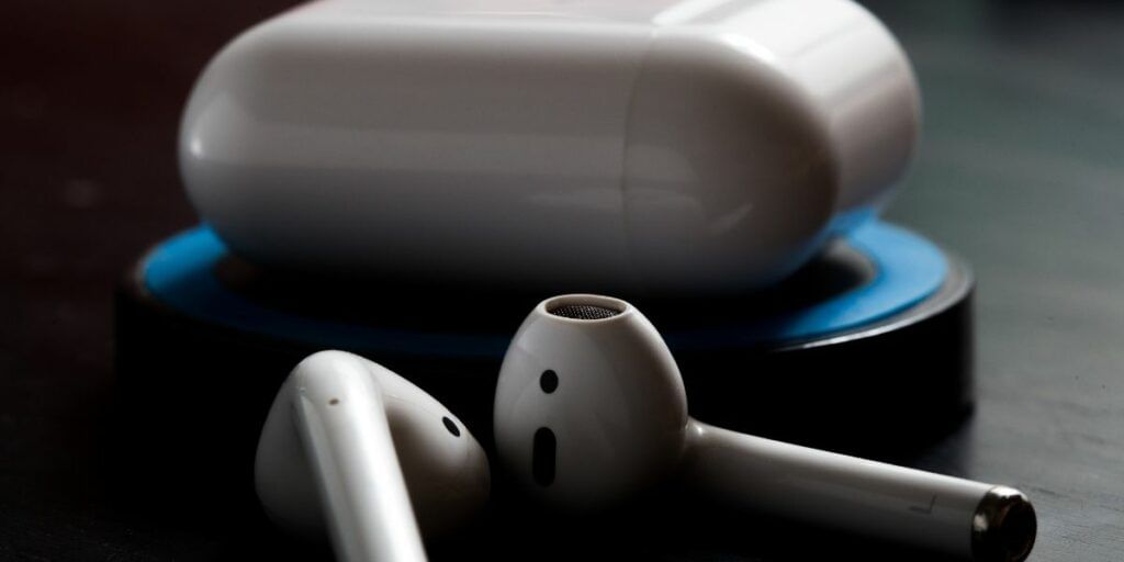 Portability - Bluetooth Headphones vs Bluetooth Earbuds – How To Make The Choice