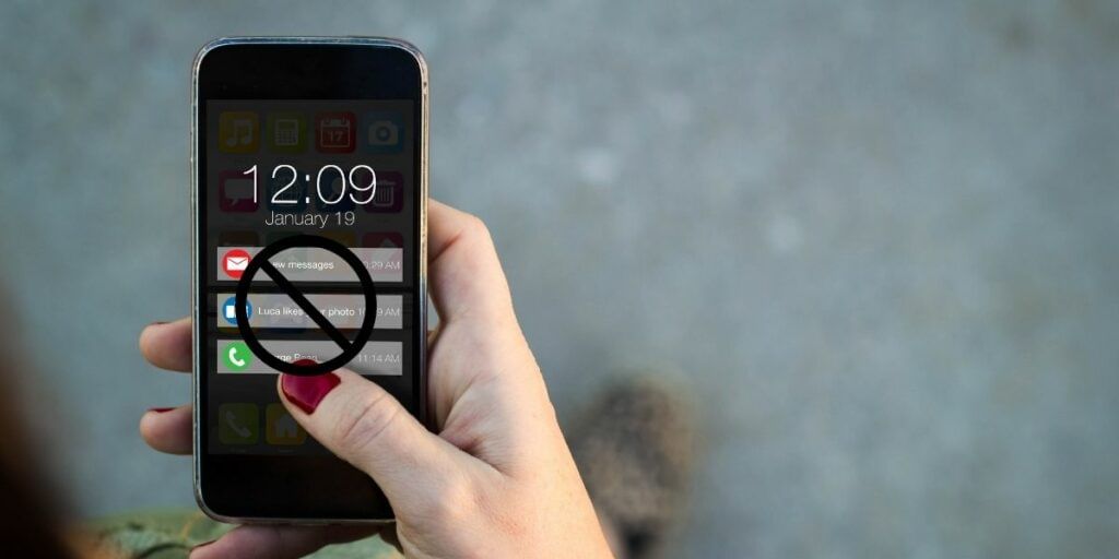 turning off unnecessary notifications can help reduce your engagement in smart phones.
