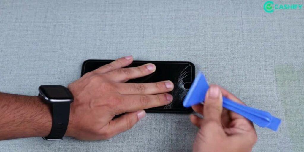 Apply Tempered Glass On Smartphone