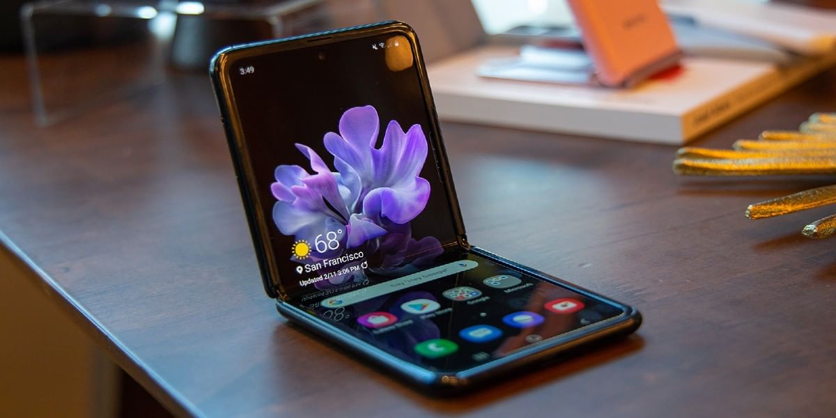 Galaxy Z Flip 3 Images Leaked,  Show Dual-Tone Design