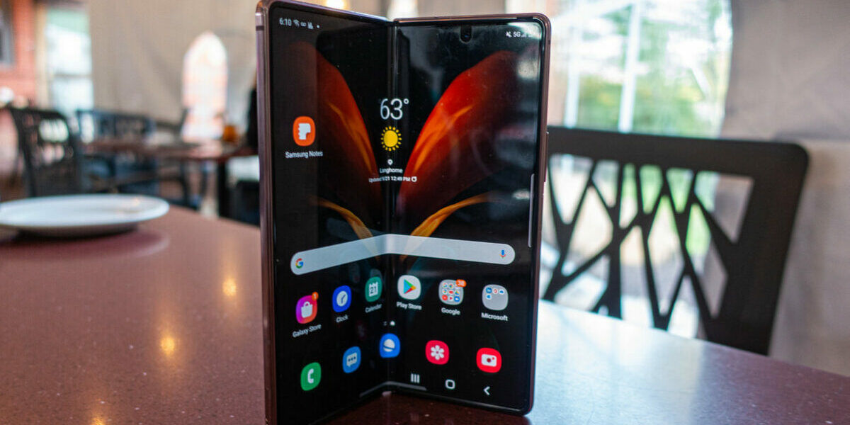 Samsung To Develop Folding Displays For Other Manufacturers