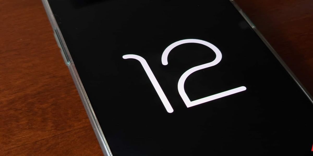 This Samsung Phone Starts Receiving Android 12 Update!