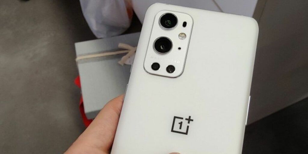 OnePlus 9 Pro Pure White Colour Option Tipped Via Live Image