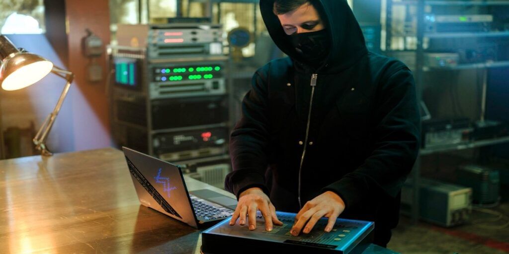 Asus ROG Zephyrus G14 Alan Walker Special Edition With ROG Remix Sampler