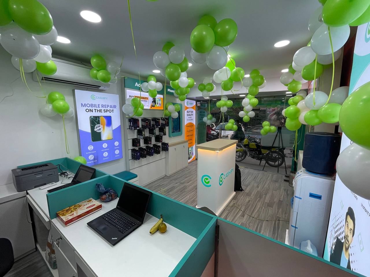 Cashify Buy, Sell and Repair Mobile Store Laxmi Nagar 2nd Delhi