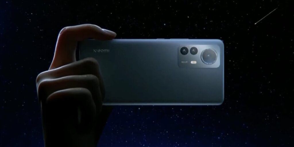 https://s3b.cashify.in/gpro/uploads/2021/12/28185933/Xiaomi-12-Pro-Back-1024x512.jpg