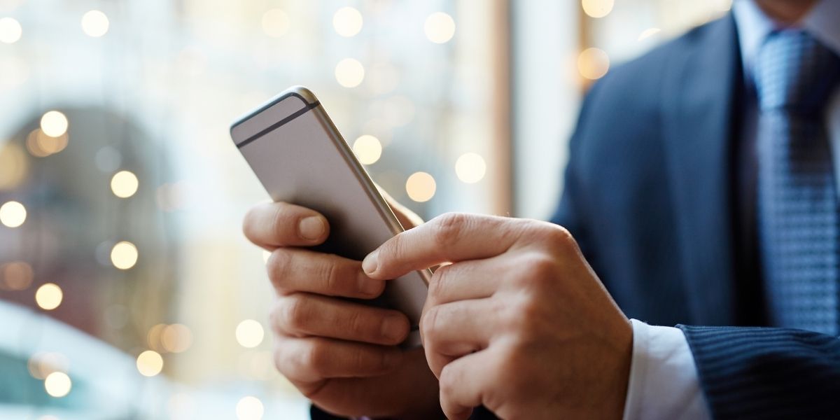 How To Clean Your Mobile Phone The Right Way!