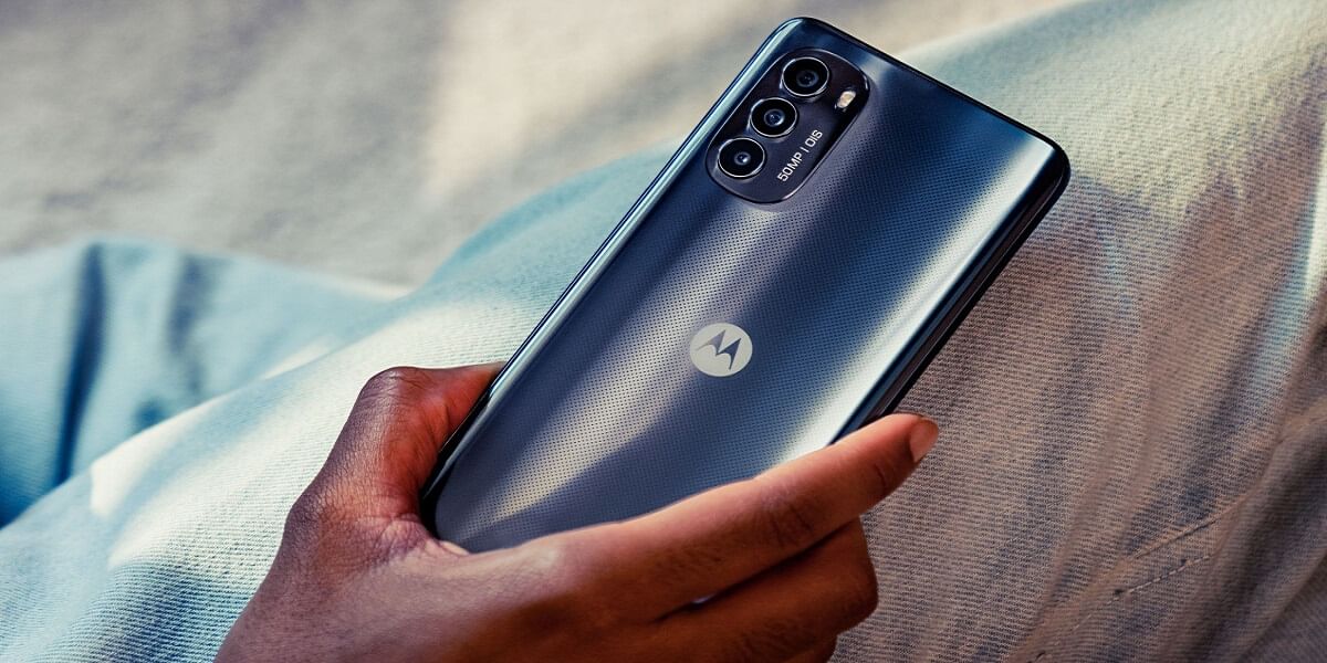 Moto G82