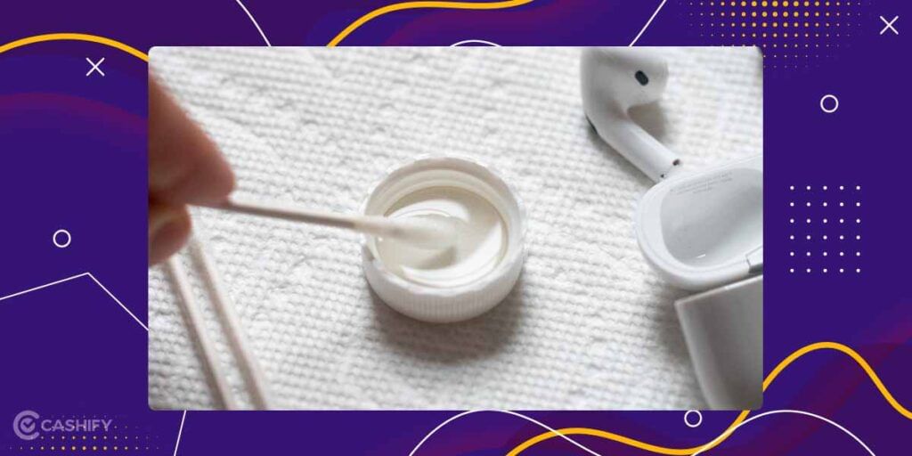 clean earbuds case