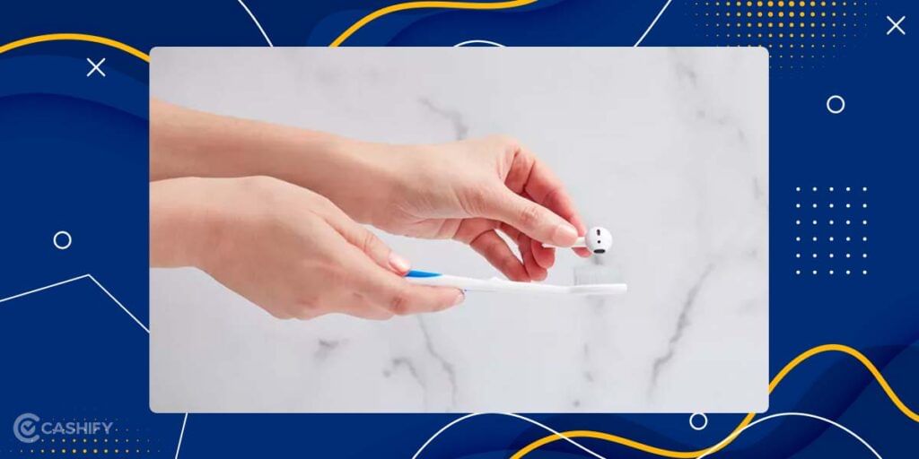 Clear Earbuds Using soft brush