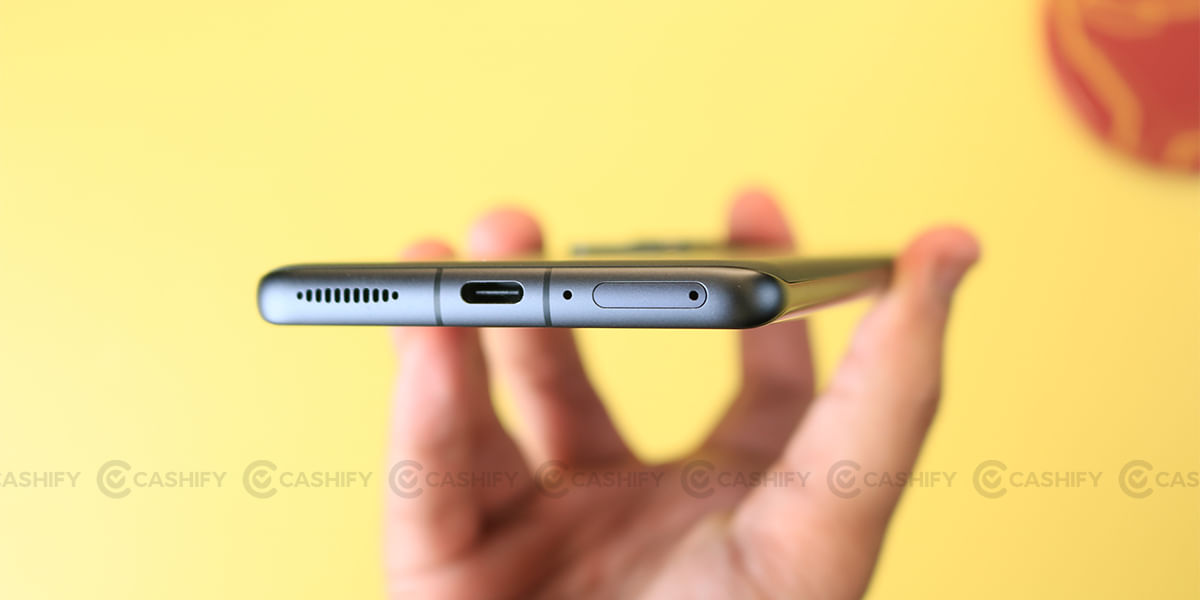 Xiaomi 12 Pro 5G bottom side