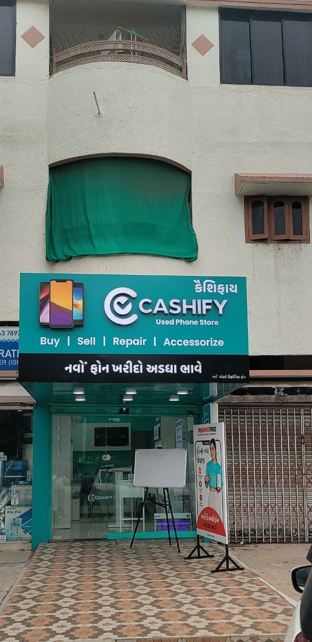 Cashify Sell, Buy and Repair Mobile Store Sangam Circle Vadodara