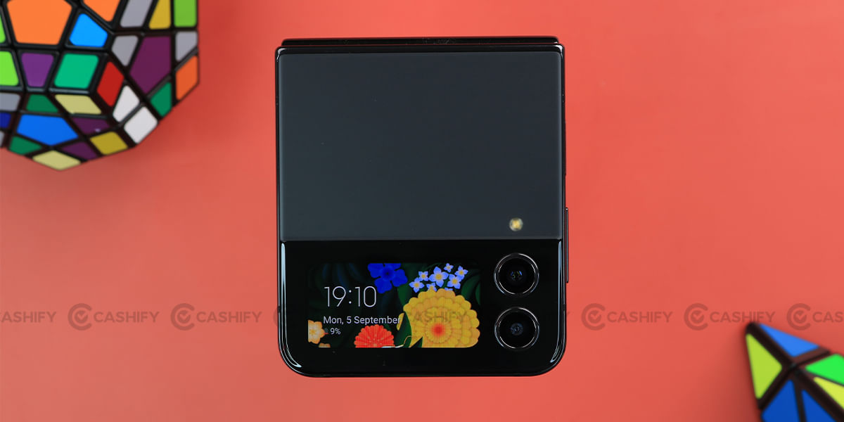 Galaxy Z Flip4 cover Display