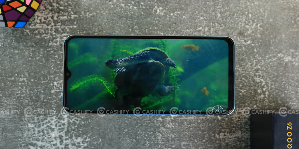 iQoo Z6 Lite Display quality