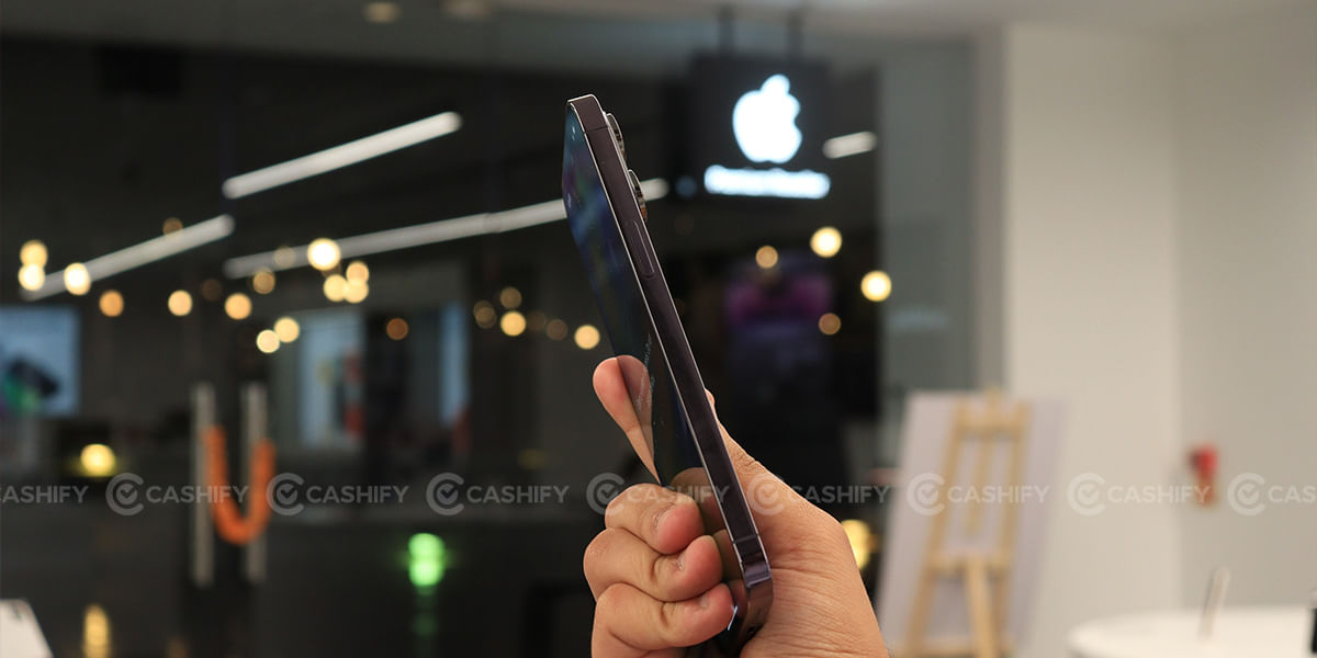 iPhone 14 right side