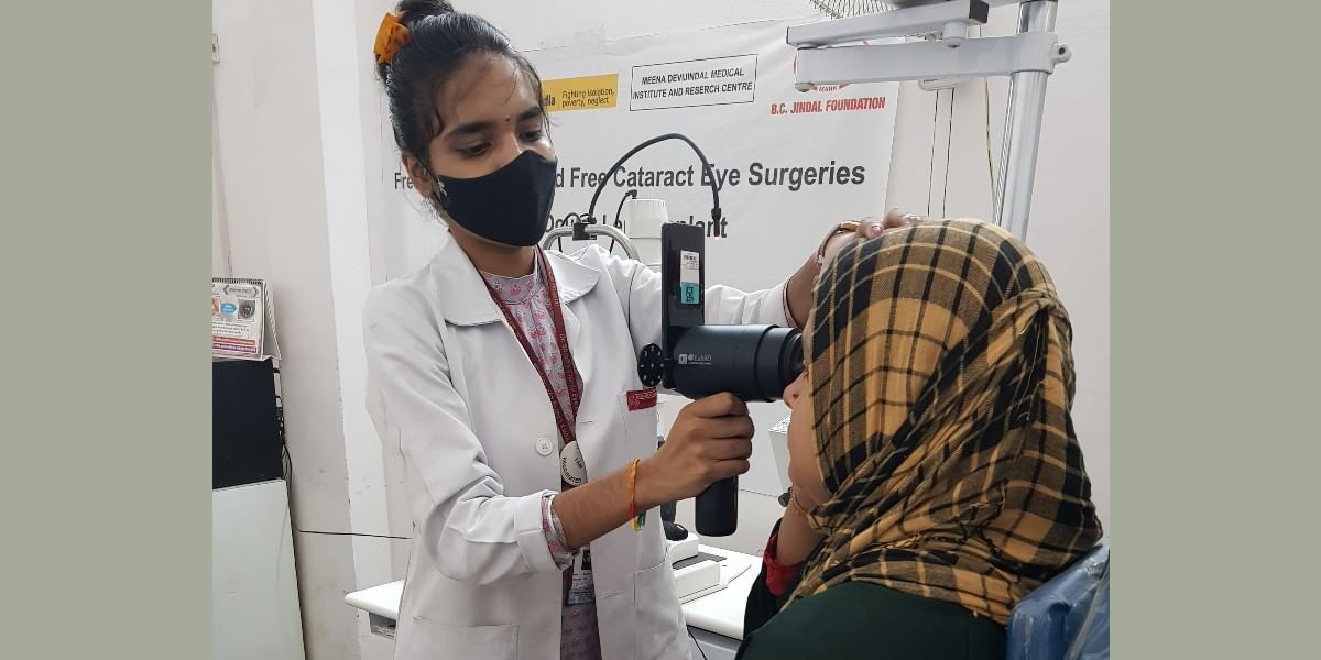 How Samsung Turned Its Old Galaxy Smartphones Into An Eye Disease Detector