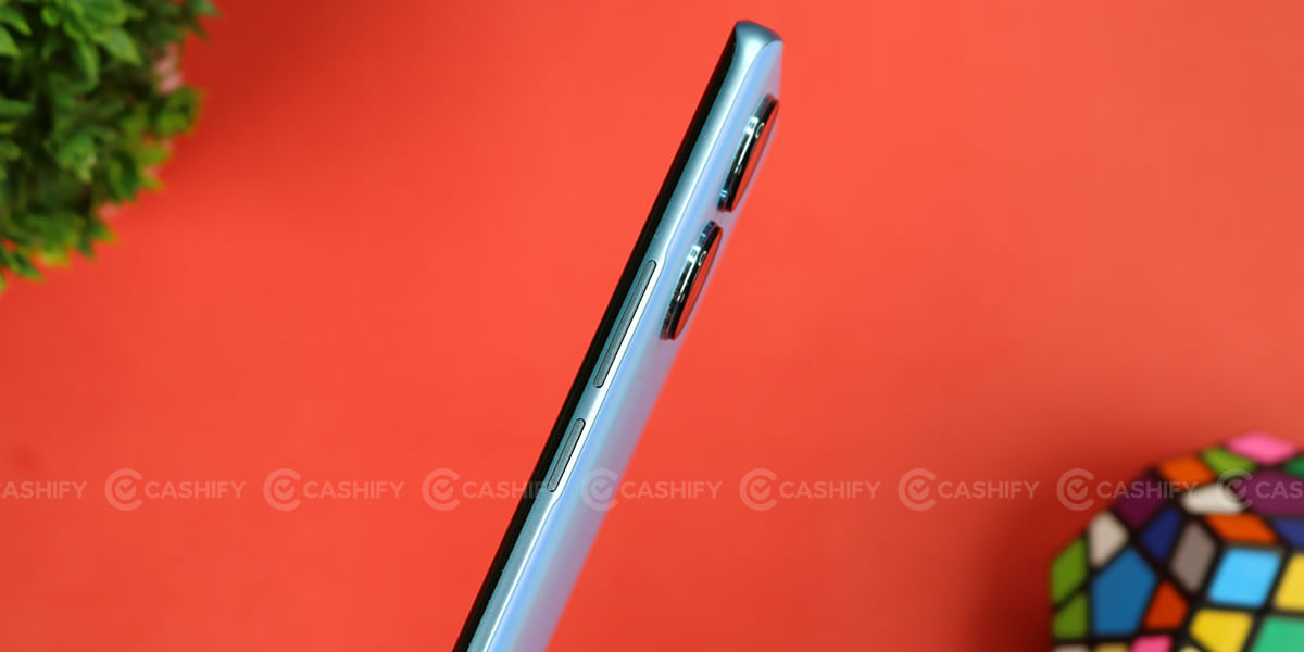 Realme 10 Pro Plus right side