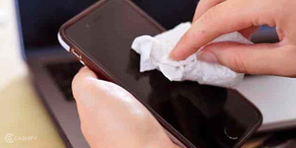 Clean Your Android Smartphone’s Display