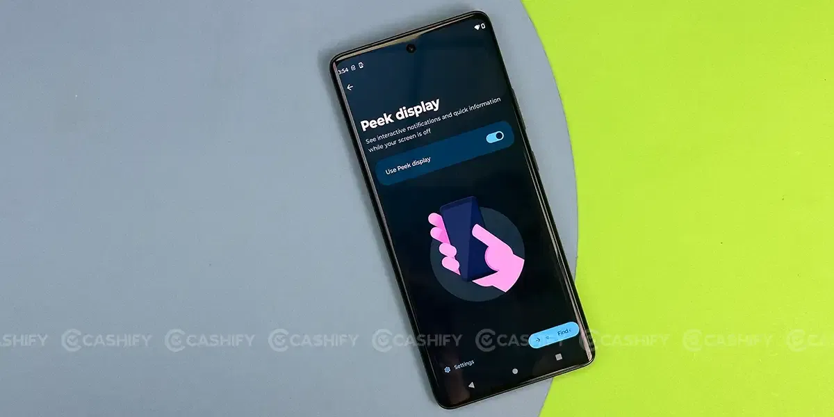 Motorola Edge 30 Fusion Peek Display