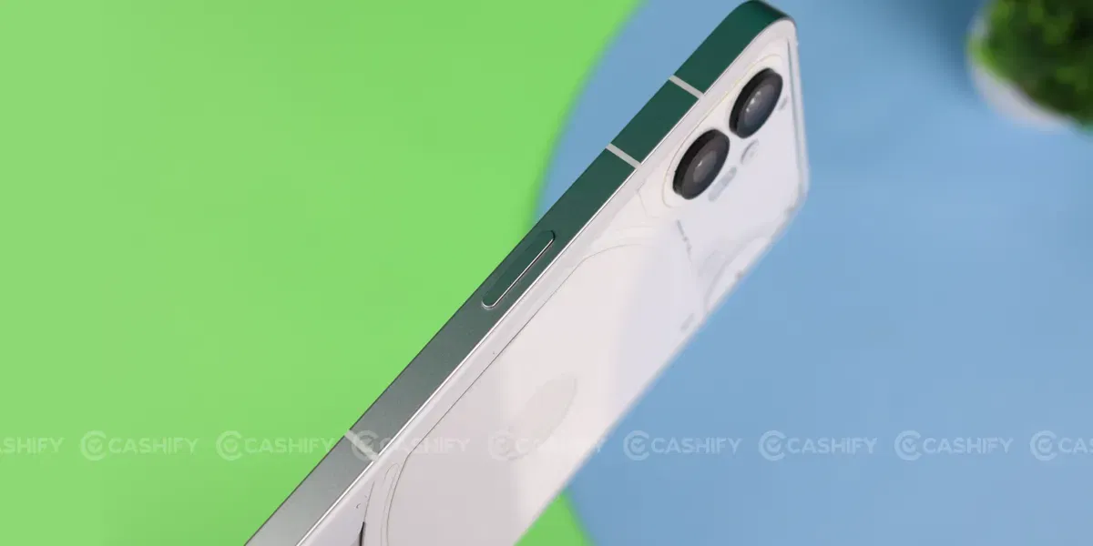 Nothing Phone (2) Right
