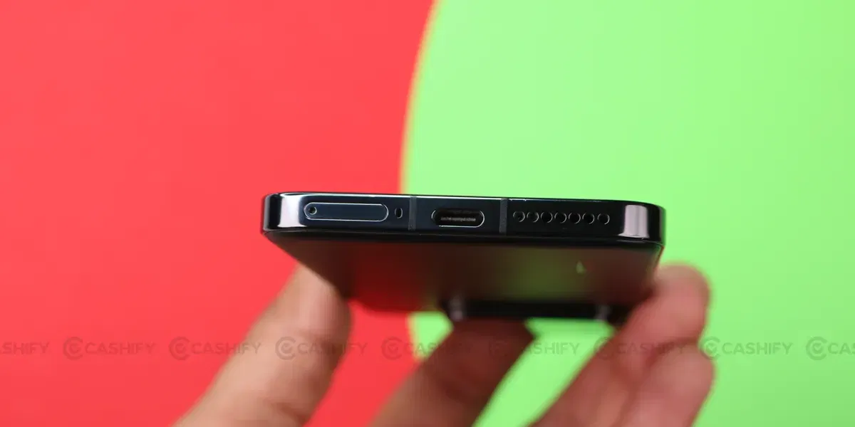 Xiaomi 14 Bottom