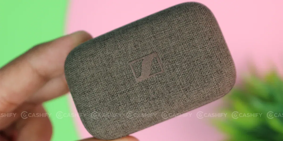 Its has a premium fabric textured design