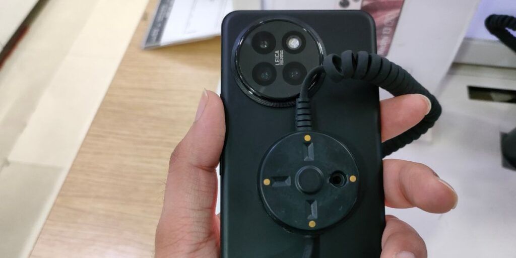 Xiaomi 14 Civi: Reliance Digital Visit