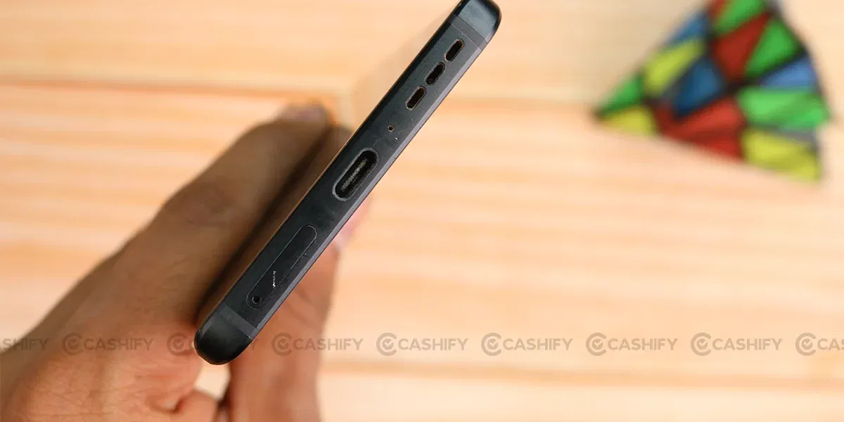 Motorola Edge 40 Bottom