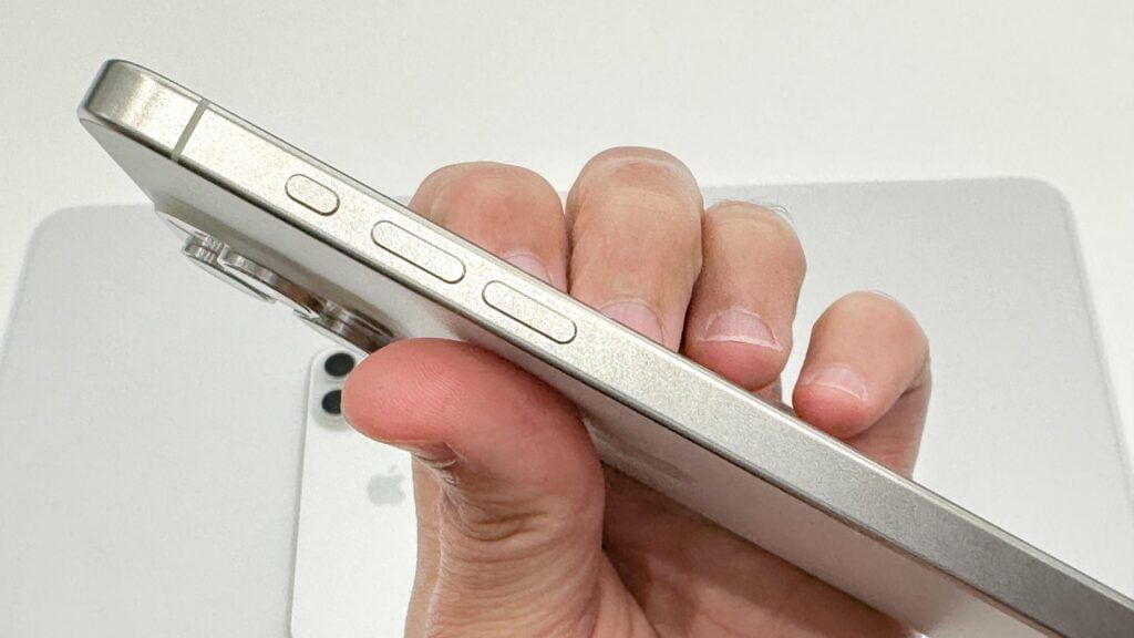 action button- reasons to buy Apple iPhone 16e