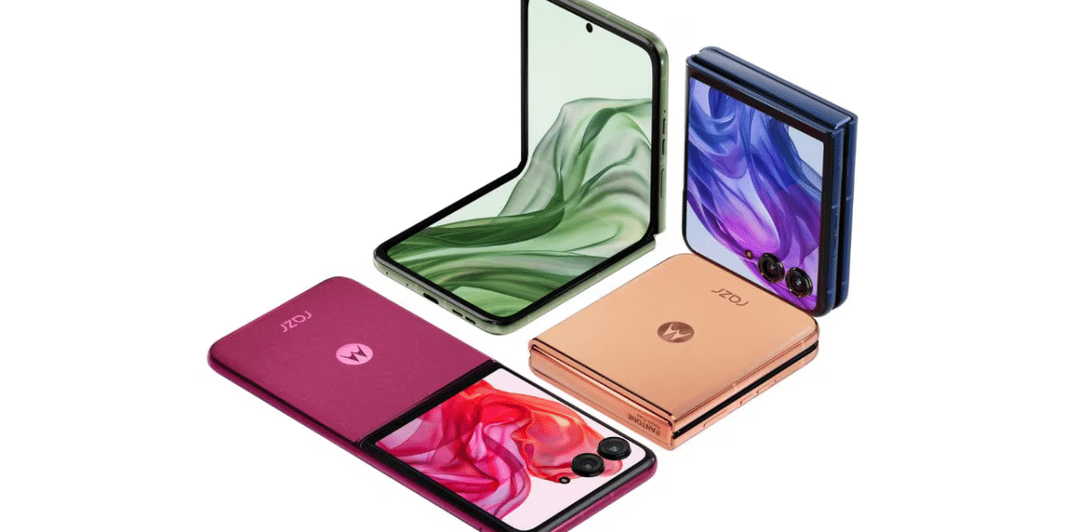 Moto Razr 50 on sale at huge discount