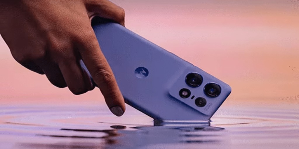 Moto Edge 50 Pro under Rs 30,000 on Flipkart