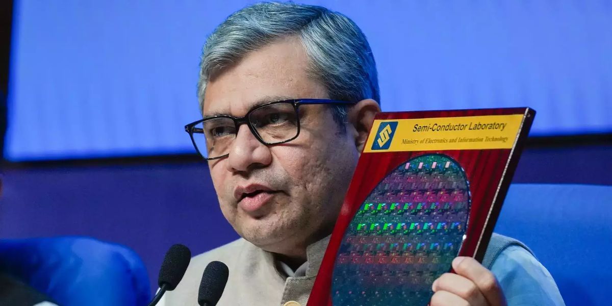 India’s Semiconductor Industry Growth: First Made-in-India Chipset Launch by October 2025