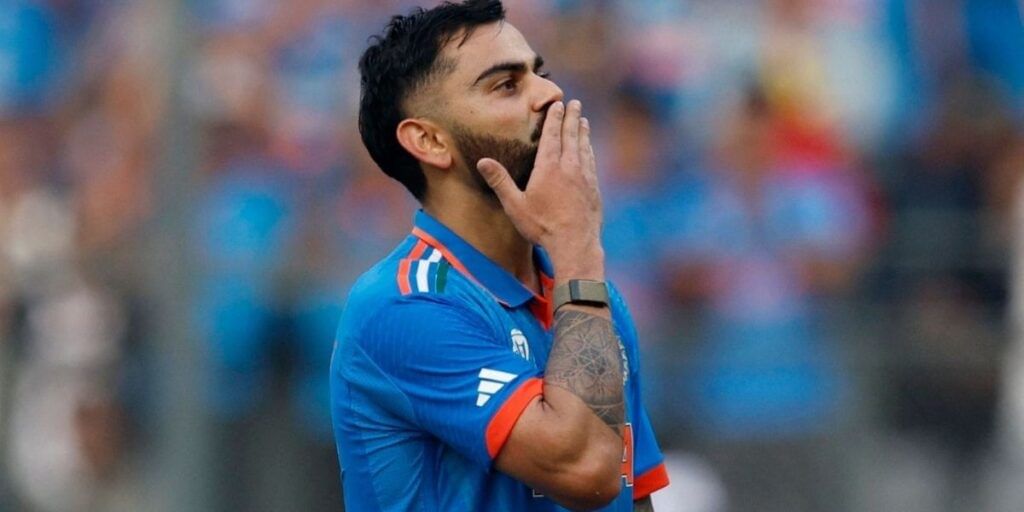 Virat Kohli using fitness tracker