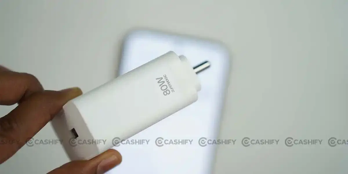 Realme P3 Ultra charger