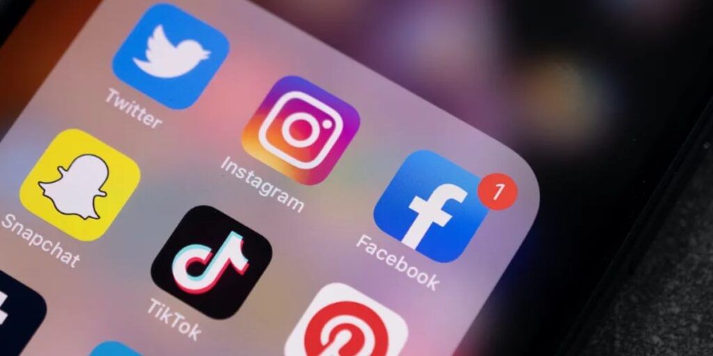 social media apps together