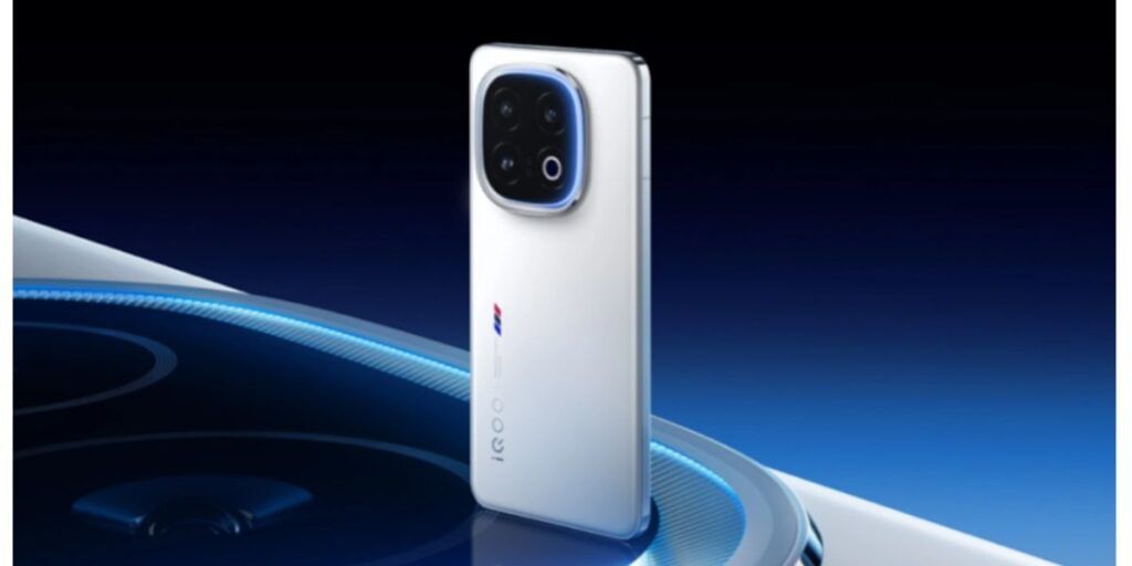 iQOO 15 phone