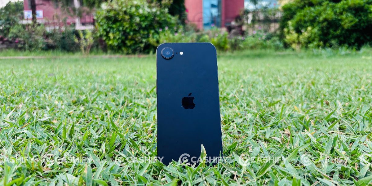 Apple iPhone 16e design