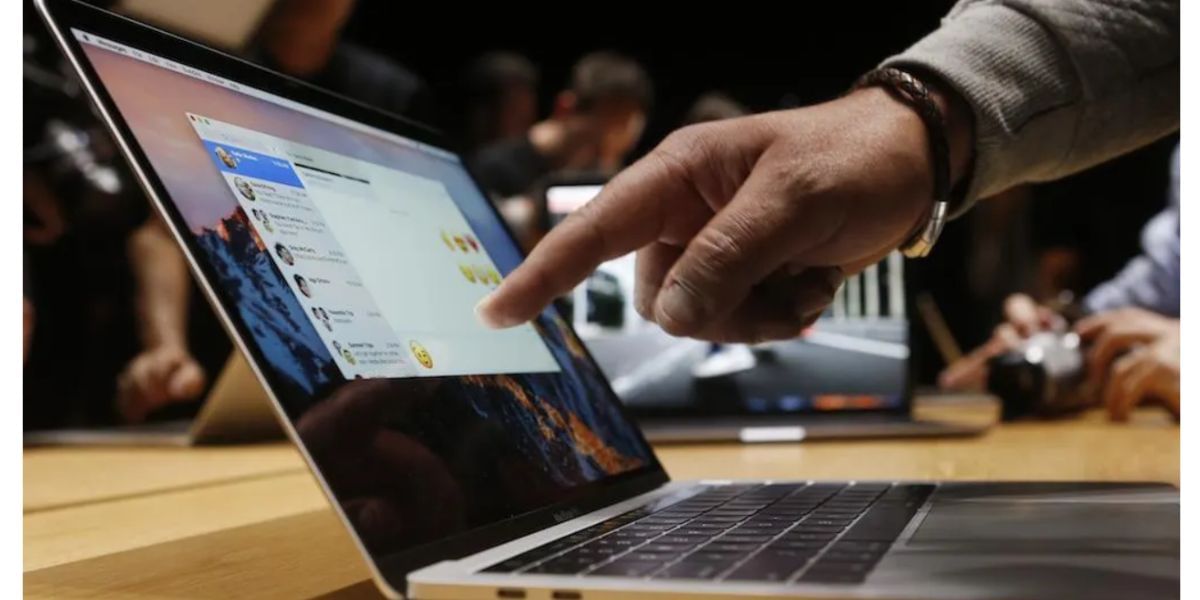 MacBook With Touchscreen Coming Up: The Most Advanced Apple Laptop Is Here