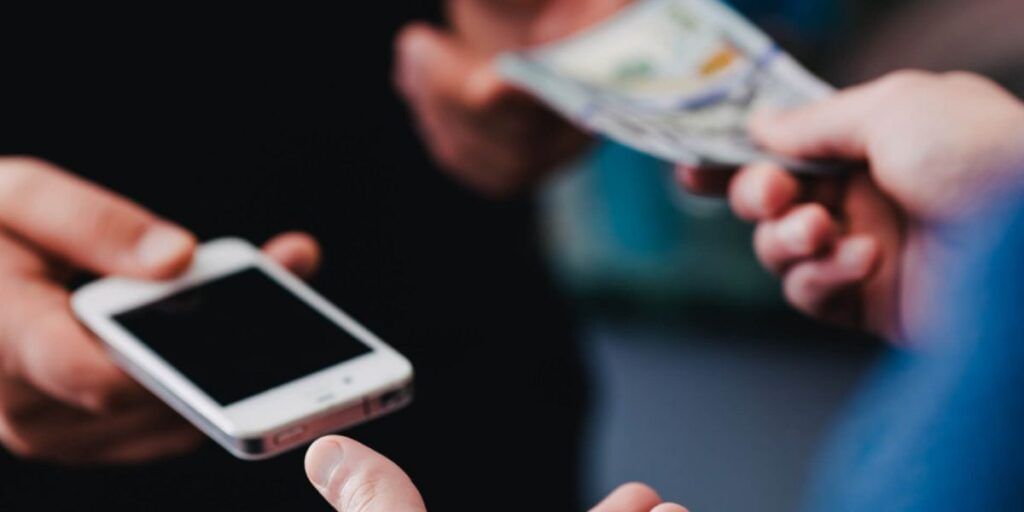 Buying second hand phone and performing second-hand phone checks