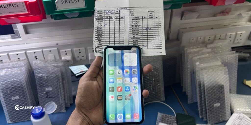 Smartphone Refurbishment Warehouse: Screen screening 