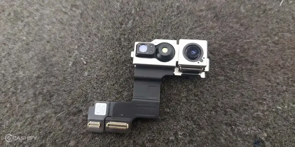 iPhone 15 Plus front camera issue