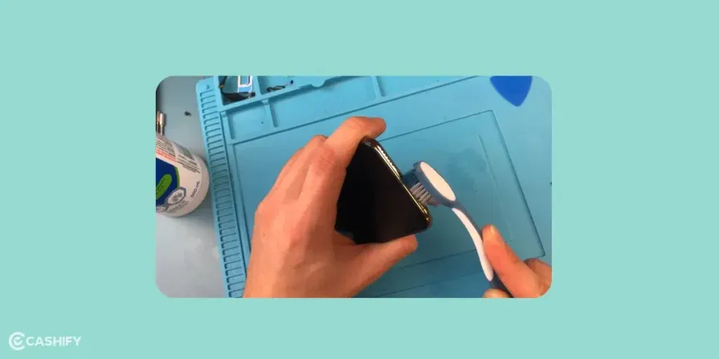 how to clean phone after Holi